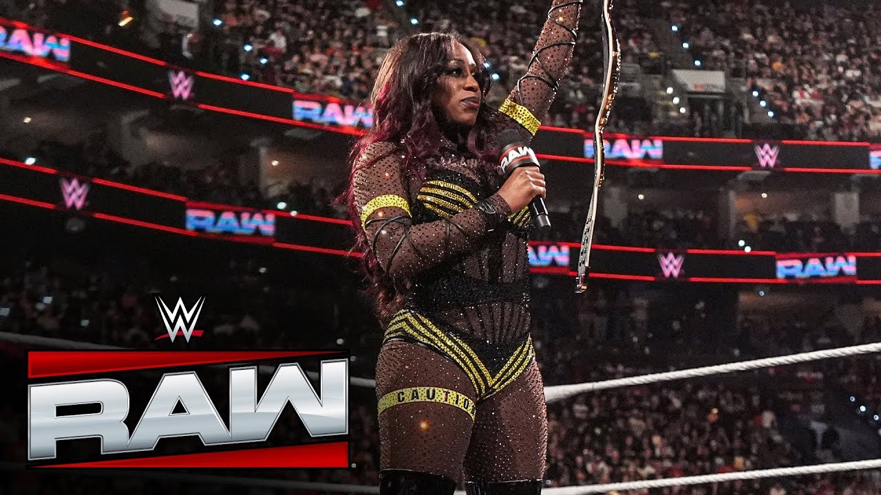 Naomi WWE: Relinquishes Title, Announces Pregnancy on RAW